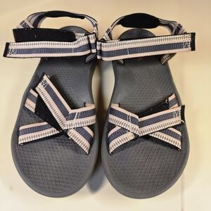 Magellan Outdoors Black and Pink Sandals For Women. Size 9